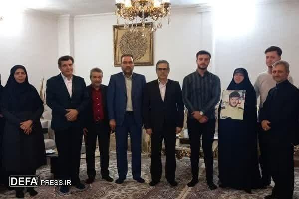 دیدار معاون سیاسی استانداری خراسان رضوی با خانواده شهید «سید حسن حسینی‌منش» در نیشابور