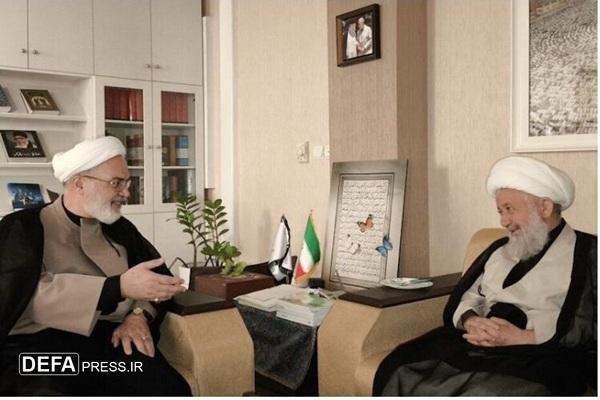 معاون وزیر فرهنگ با خانواده دو شهید قرآنی جنگ ۱۲ روزه دیدار کرد