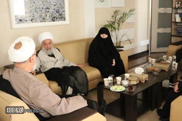 معاون وزیر فرهنگ با خانواده دو شهید قرآنی جنگ ۱۲ روزه دیدار کرد