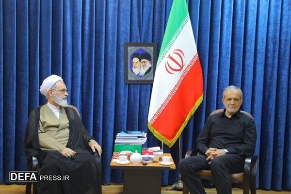 دیدار رئیس‌ جمهور با علمای قم