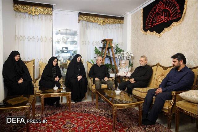 دیدار لاریجانی با خانواده شهیدان باقری و سلامی