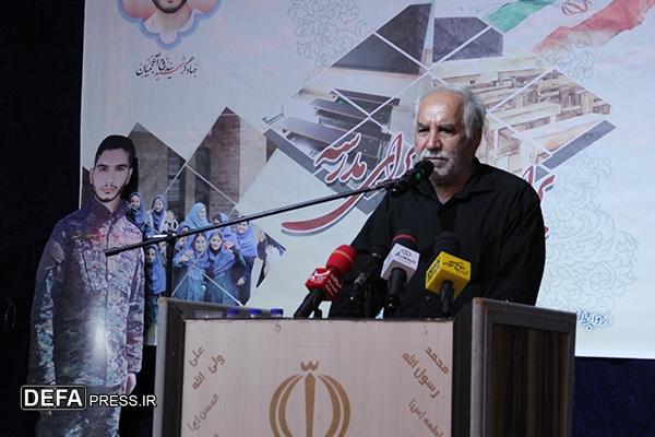 شهید عجمیان روزی گچ‌کار مدارس بود، امروز الهام‌بخش جهادگران است