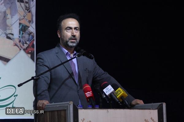 شهید عجمیان روزی گچ‌کار مدارس بود، امروز الهام‌بخش جهادگران است