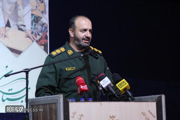 شهید عجمیان روزی گچ‌کار مدارس بود، امروز الهام‌بخش جهادگران است