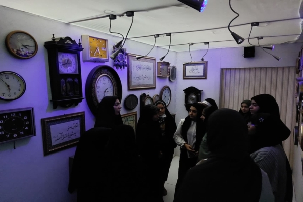 اردوی فرهنگی بصیرتی خانواده کارکنان ارتش اصفهان در بنیاد مهدویت برگزار شد