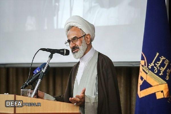 حاجی‌صادقی: شهید فقط زنده نیست، زنده‌کننده است