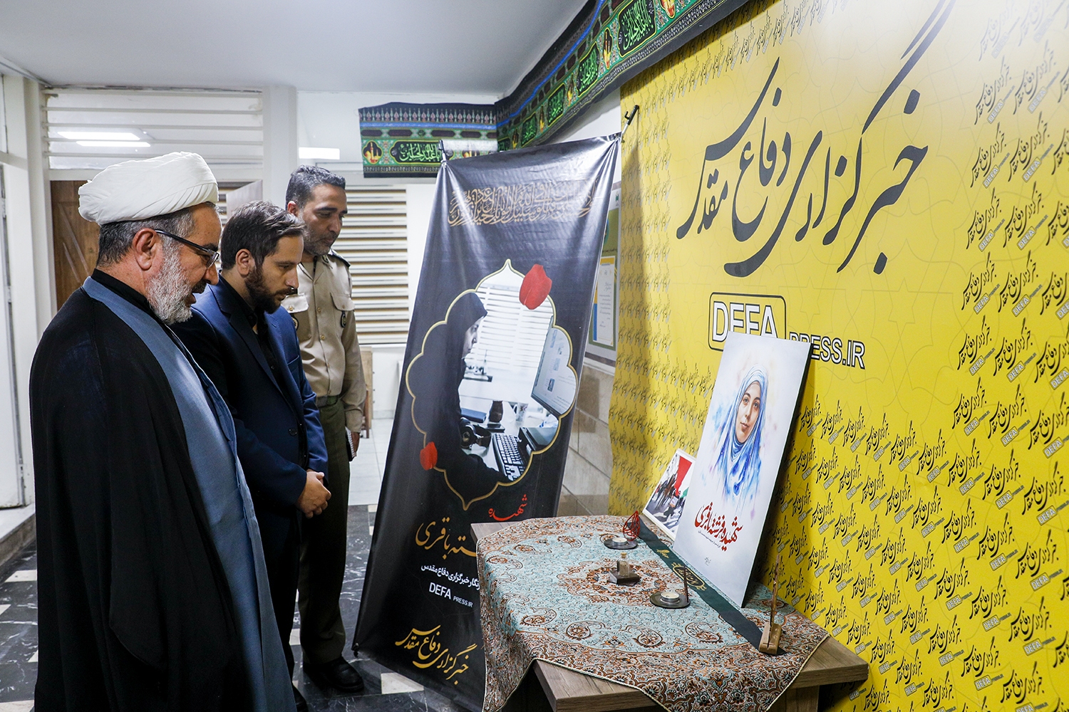 رئیس اداره عقیدتی سیاسی ستاد ارتش از خبرگزاری دفاع مقدس بازدید کرد