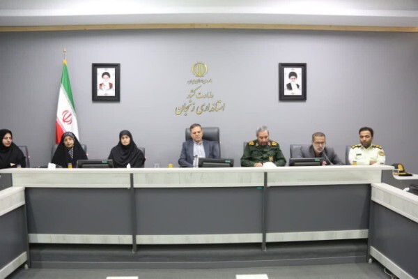 شهدا چراغ راه ملت‌اند