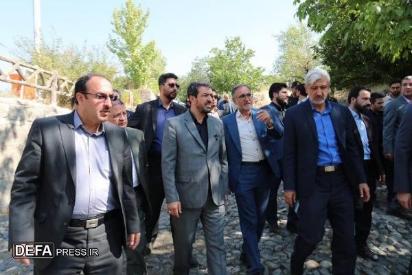 ادای احترام استاندار همدان به مقام شامخ شهدای گمنام سرکان + تصاویر