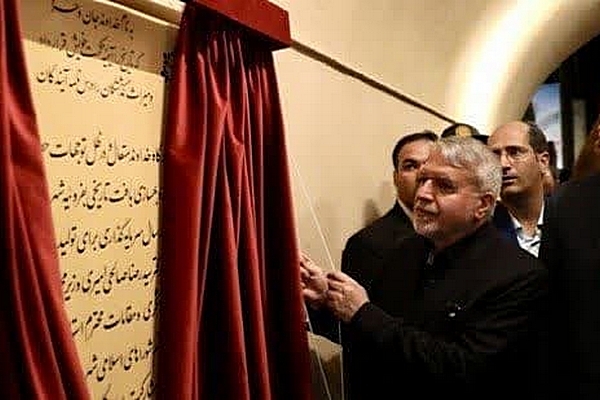 وزیر میراث‌فرهنگی فازهای اول و دوم گذر تاریخی بفروئیه میبد را افتتاح کرد