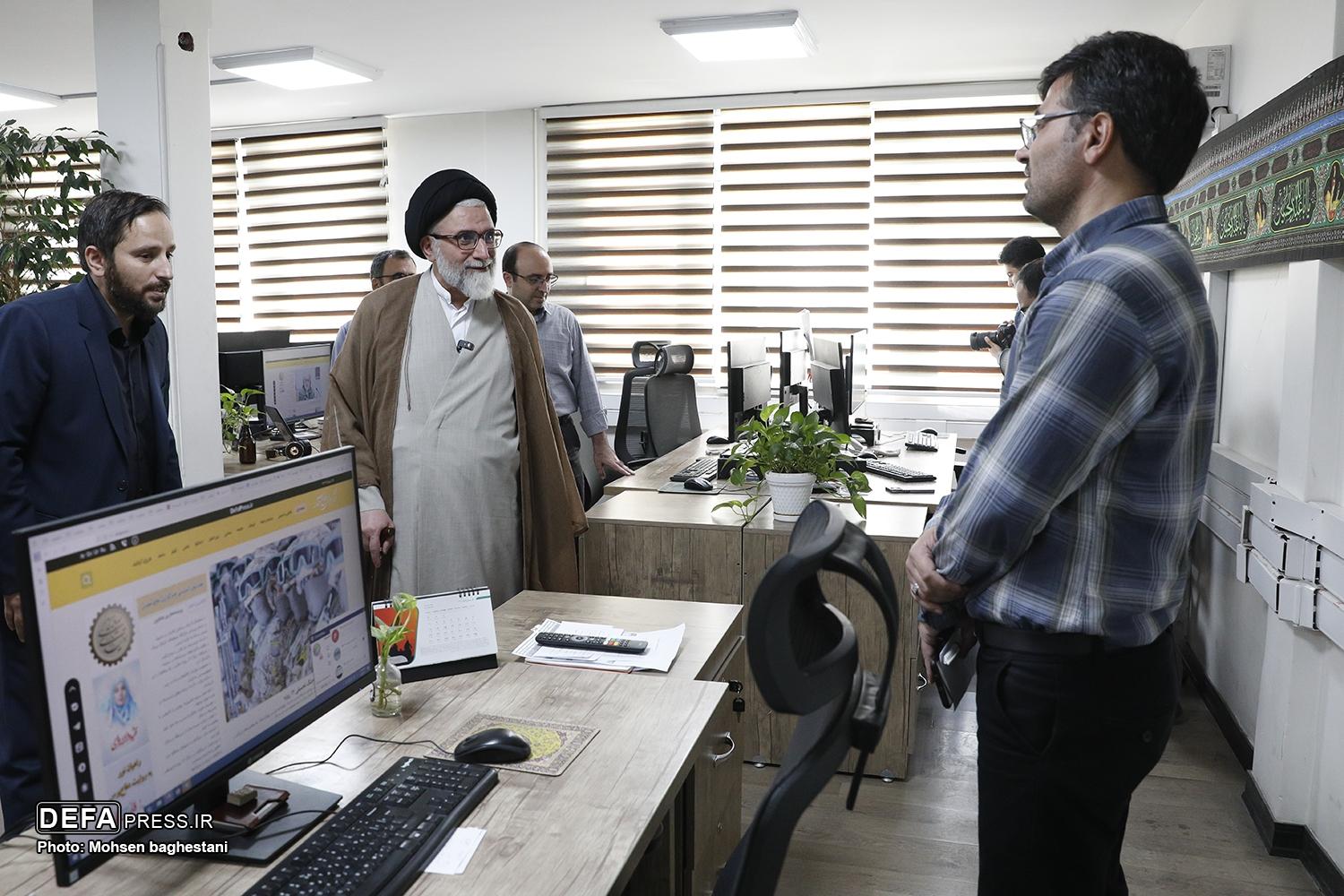 وزیر اطلاعات از خبرگزاری دفاع مقدس بازدید کرد