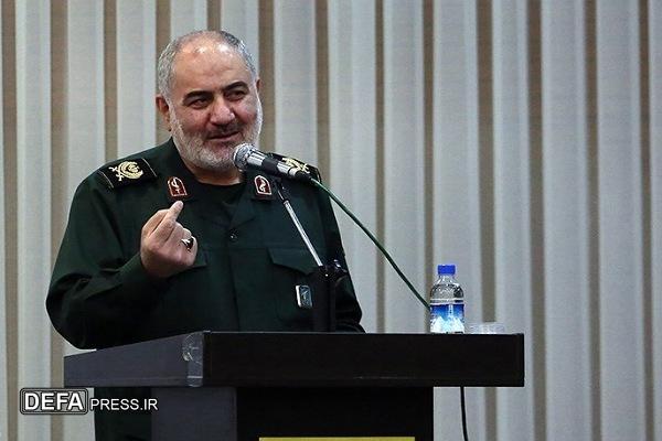 خبرنگاران در خط مقدم دفاع از ارزش‌ها ایستاده‌اند