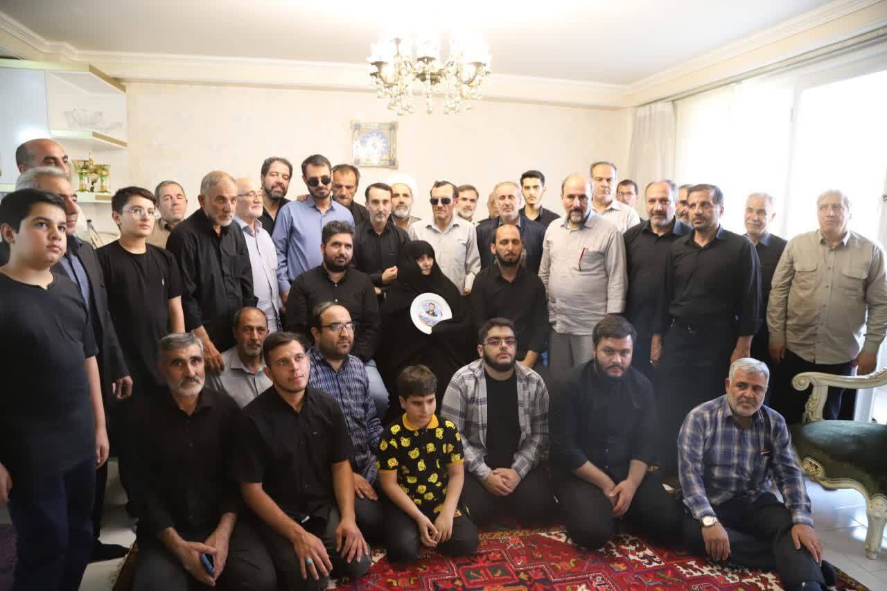تصاویر/ دیدار جمعی از خانواده های معظم شهدا، ایثارگران ، جانبازان ، رزمندگان ، آزادگان و بسیجیان سلحشور تبریز با خانواده شهدای اقتدار