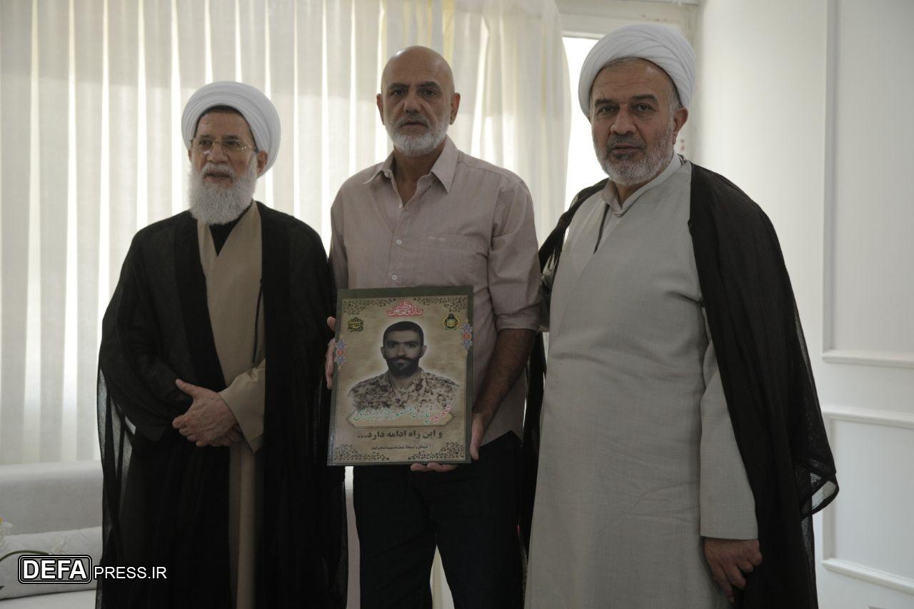 دیدار رئیس سازمان عقیدتی سیاسی ارتش با خانواده معظم شهید هزارجریبی