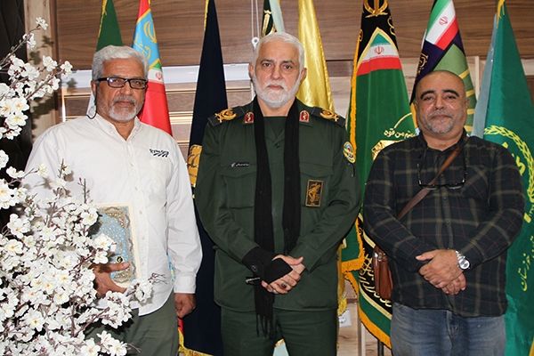 تجلیل از ۲ بازنشسته حوزه دفاع مقدس در خوزستان