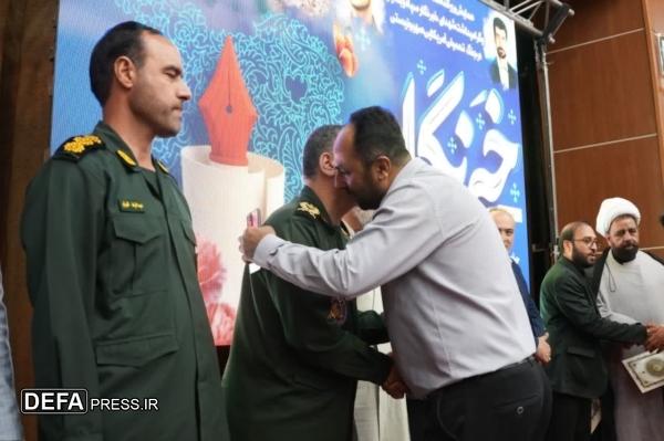 تجلیل سپاه استان از مدیر خبرگزاری دفاع‌پرس قزوین در مراسم روز خبرنگار