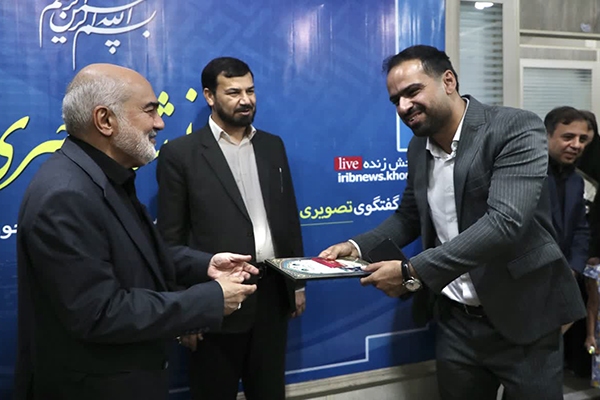 قلم خبرنگاران، آینه صداقت و خدمت به مردم است