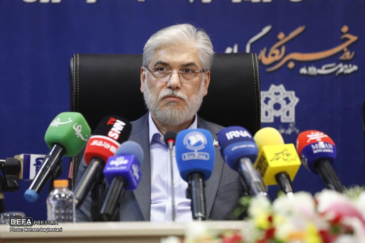 وزیر علوم: خبرنگاران رسالتی جز انتقال واقعیت ندارند/ طرح‌های راهبردی متعددی بین بخش علمی و نطامی وجود دارد