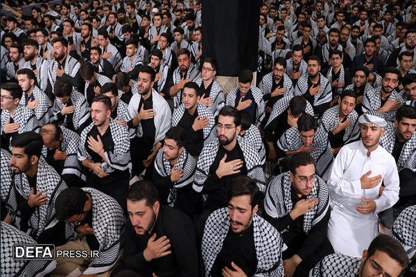 دانشجویان اربعین در حسینیه امام (ره) عزاداری می‌کنند