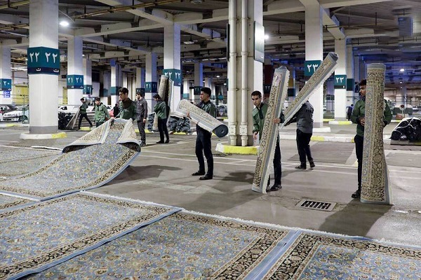 تبدیل پارکینگ‌های حرم مطهر  رضوی در دهه پایانی صفر به مراکز استراحت زائران