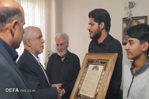 دیدار رئیس بنیاد شهید با خانواده شهیده مهناز خوشکردار