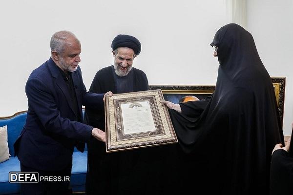 رئیس بنیاد شهید با خانواده سپهبد غلامعلی رشید دیدار کرد