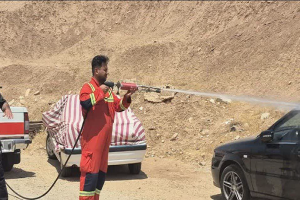 همکاری سازمان‌های آتش‌نشانی تهران، اردبیل و کرمانشاه در مرز خسروی
