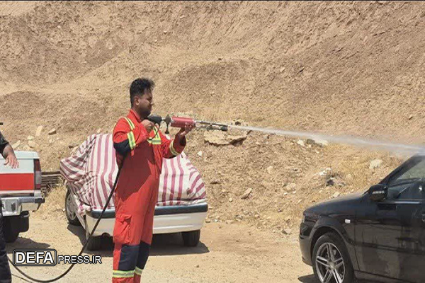 همکاری سازمان‌های آتش‌نشانی تهران، اردبیل و کرمانشاه در مرز خسروی