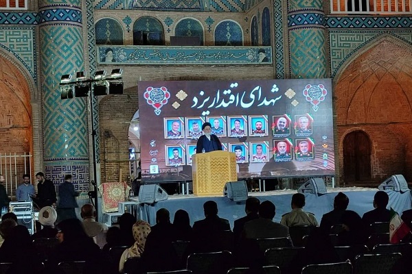 اجرای ششمین سال «اربعین با شهدا» در یزد؛ ادای دین مداحان یزدی به خانواده‌های معظم شهید