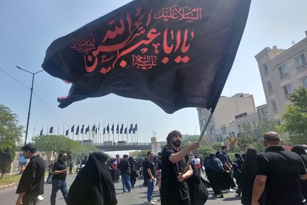 پیاده‌روی دلدادگان حسینی در سمنان برگزار شد