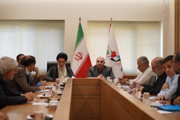 حفظ کرامت خانواده شهدا ضروری است