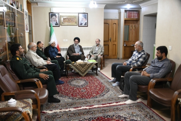 دشمن برای از رونق انداختن مساجد نقشه ها دارد