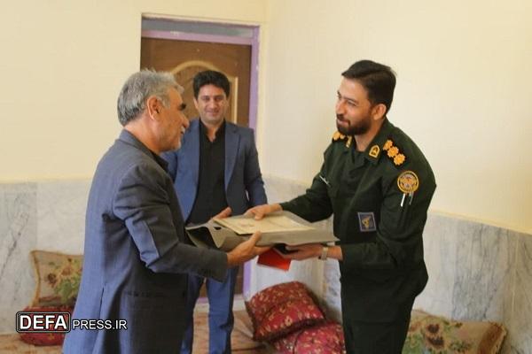 دیدار مدیرکل حفظ آثار و نشر ارزش‌های دفاع مقدس و مقاومت استان با آزاده دوران دفاع مقدس