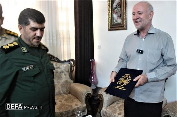 دیدار مدیرکل حفظ آثار دفاع مقدس قم با آزاده سرافراز «ناصر کریمی»