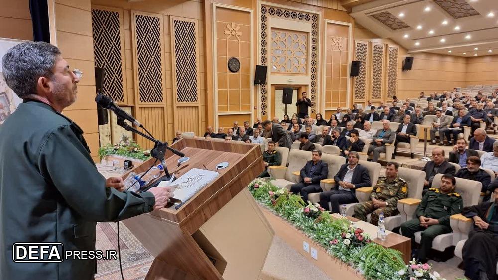 آزادگان دفاع مقدس، پرچمدار جهاد تبیین در جامعه هستند آزادگان دفاع مقدس، پرچمدار جهاد تبیین در جامعه هستند