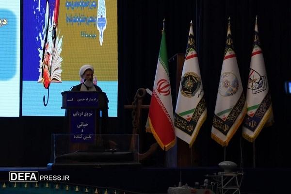 شعر و سرود، رساترین زبان برای انتقال پیام به جامعه هدف است