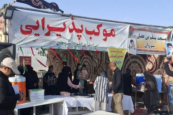 تصاویر/ خدمت رسانی بچه مسجدی‌های شیروان به زائران پیاده رضوی