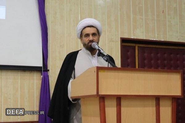 ترویج فرهنگ اقامه نماز جلوی منکرات و فساد را در جامعه می‌گیرد