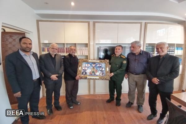 مدیرکل و کارکنان حفظ آثار دفاع مقدس قزوین با «حاج فصیحی رامندی» دیدار کردند