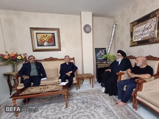 دیدار امام جمعه کرج با خانواده شهدای حملات صهیونیستی در فردیس+تصاویر