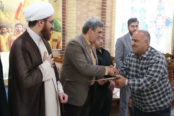 برگزاری مراسم تجلیل از آزادگان شهرستان تویسرکان + تصاویر