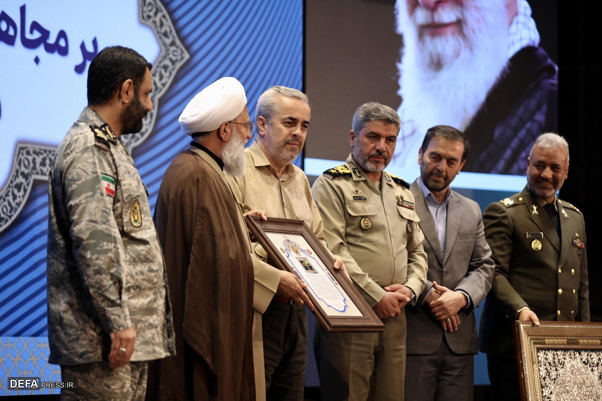 تقدیر ارتش از خبرنگاران و خانواده سپهبد شهید باقری