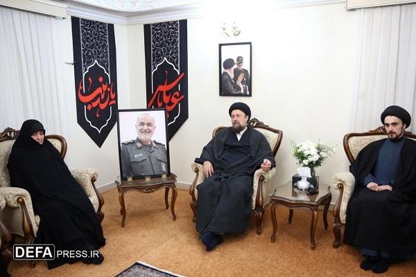 حجت‌الاسلام خمینی با خانواده شهید سلامی دیدار کرد