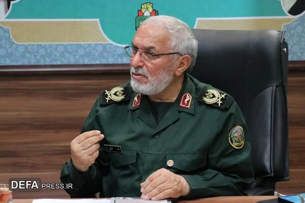 هر ایرانی باید تاریخ پرشکوه دفاع مقدس را ورق بزند