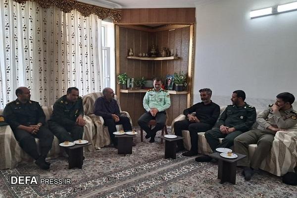 دیدار معاونان حفظ آثار استان یزد با خانواده شهید مدافع امنیت+ تصاویر
