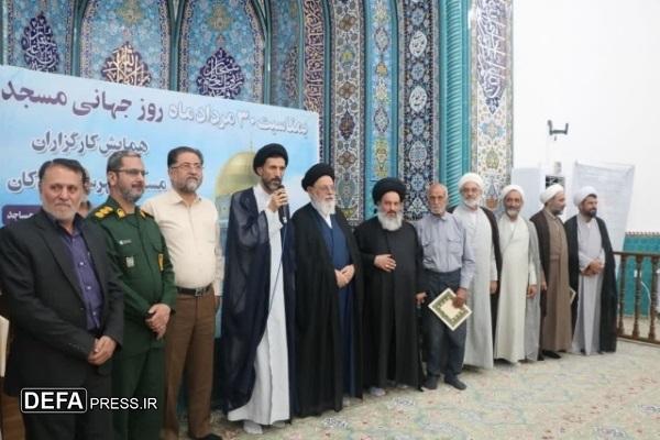  مسجد می‌تواند هم کانون تربیت شهیدباشد هم انسان گمراه؟  