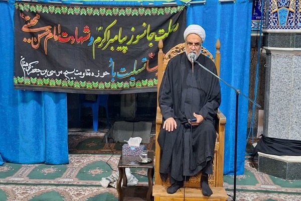 شهدا ستارگان هدایت و بستر عزت و اقتدار ایران اسلامی هستند