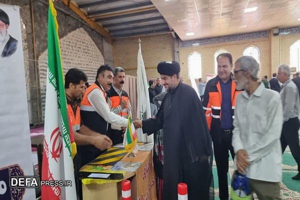میز خدمت ادارات در گناوه به مناسبت هفته دولت برپا شد