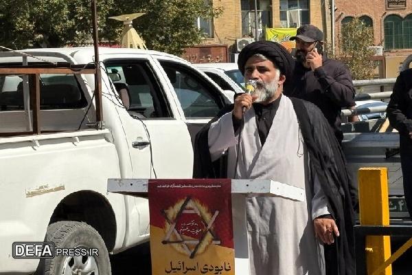 با تقویت دو بال ایمان و دانش می‌توان به قله‌های سعادت و سرافرازی دست یافت