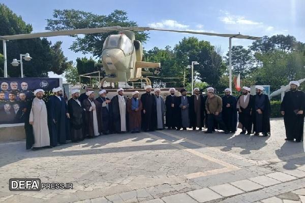 معاونان استانهای تلفیقی سازمان تبلیغات اسلامی به شهدای کردستان ادای احترام کردند معاونان استانهای تلفیقی سازمان تبلیغات اسلامی به شهدای کردستان ادای احترام کردند